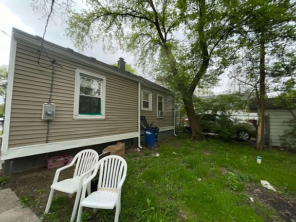 3rd image of 14382 Dolphin St