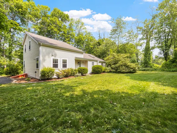 20 Olofson Drive, Cataumet, MA 02534