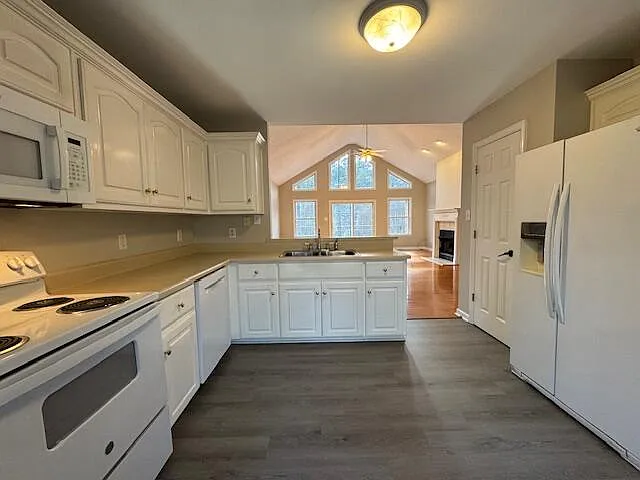 125 Golden Pond Ct — Photo 7
