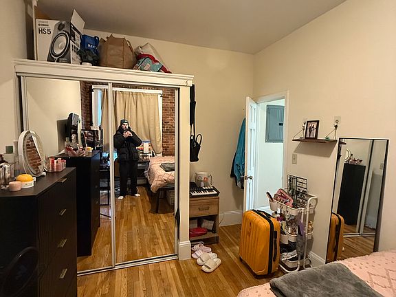 5th image of 400 Marlborough St APT 5