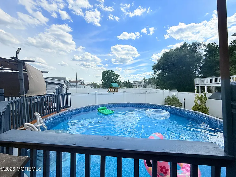 503 Dock St — Photo 37