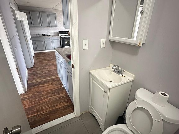 5th image of 291 Lasalle St APT 2E