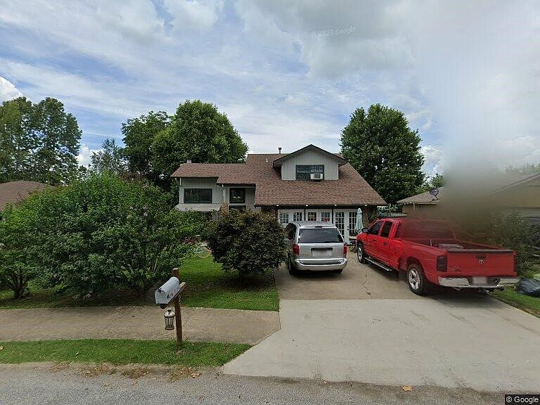 1st image of 211 Jonathan Dr