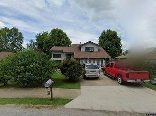 211 Jonathan Dr, Bentonville, AR 72712