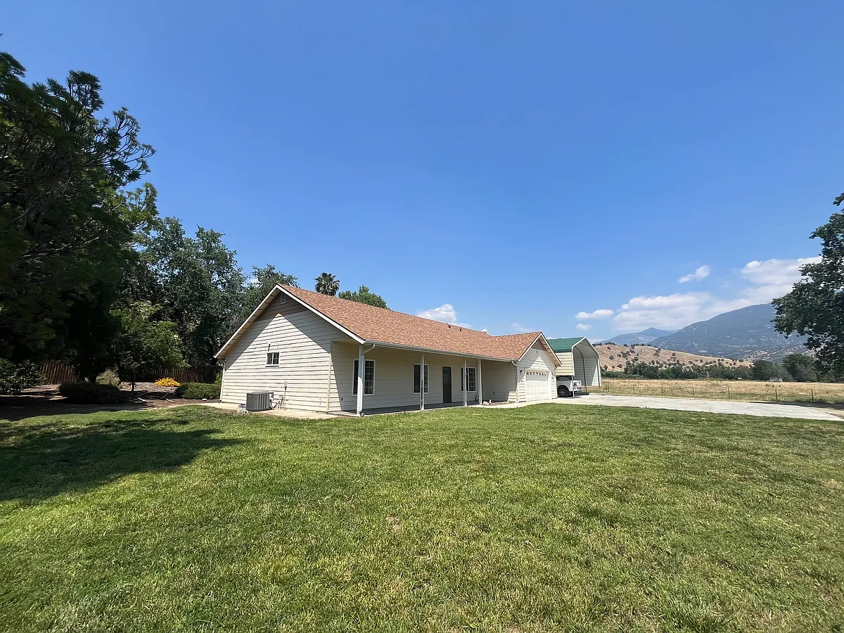Building Photo - 32914 Highway 190
