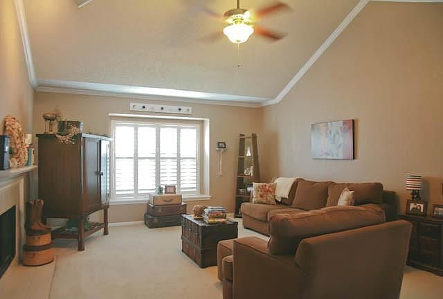 1st image of 1411 Broadmoor Dr
