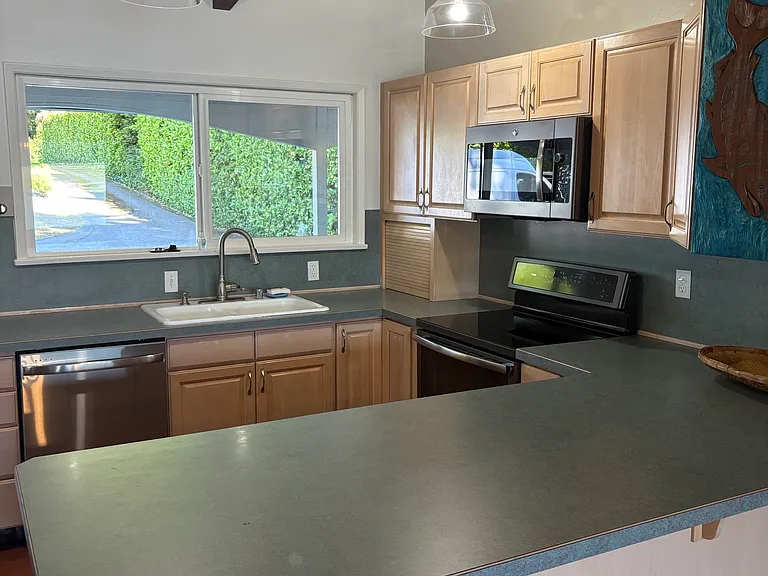 4963 Erlands Point Rd NW — Photo 11