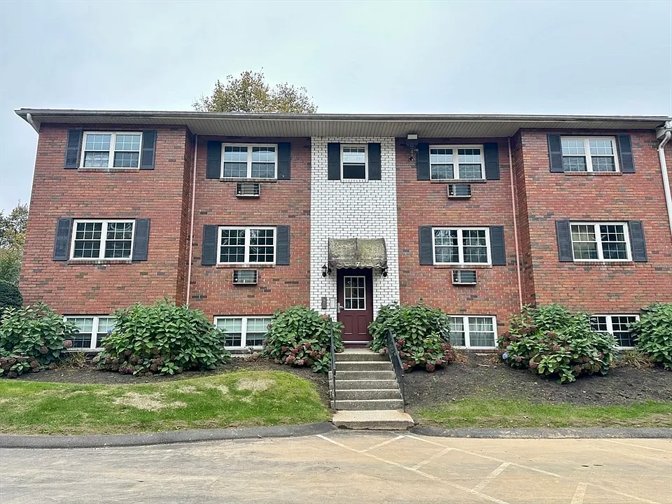 7 Maple Crest Cir #E