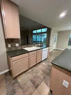 2239 Tourney Ln — Photo 10