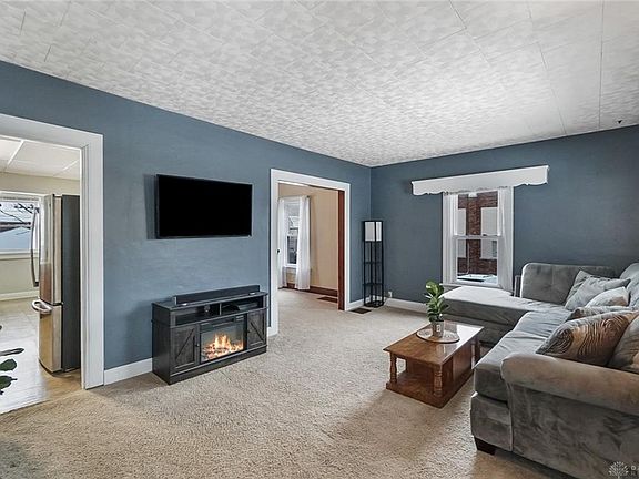 2nd image of 845 Creighton Ave