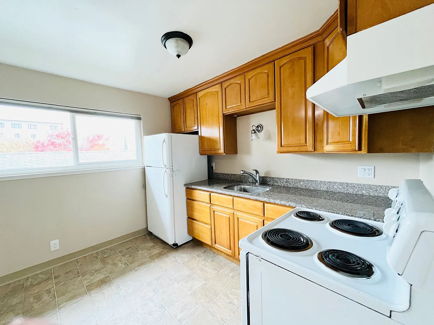 Ashby Avenue — Photo 2