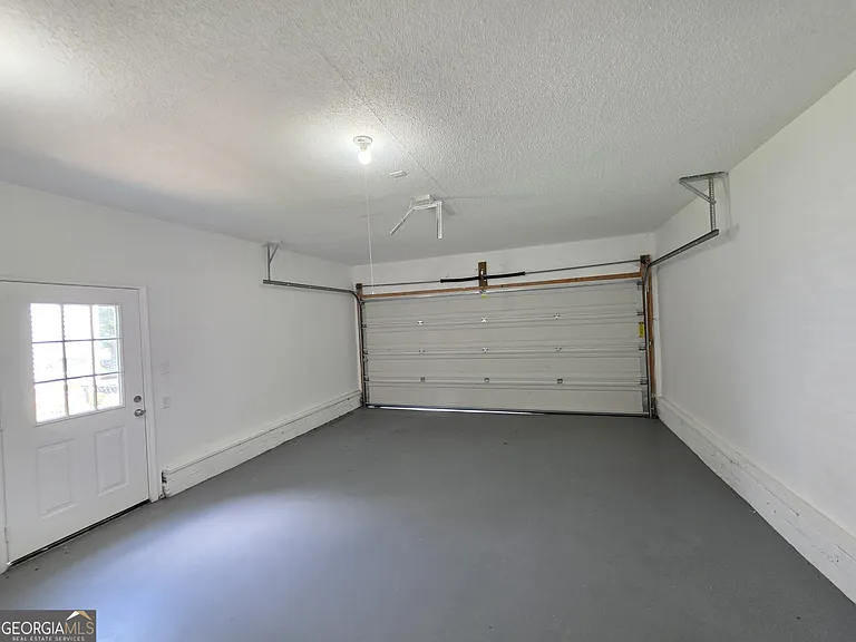 232 Hampton Dr — Photo 4
