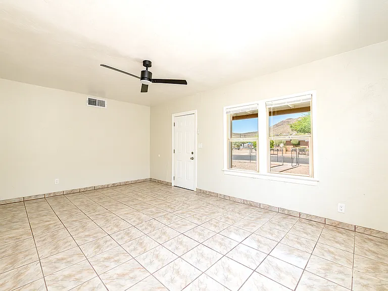 115 S Palomas Ave — Photo 6