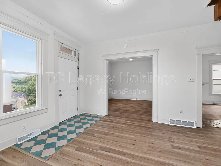 1527 Farland Ave — Photo 3
