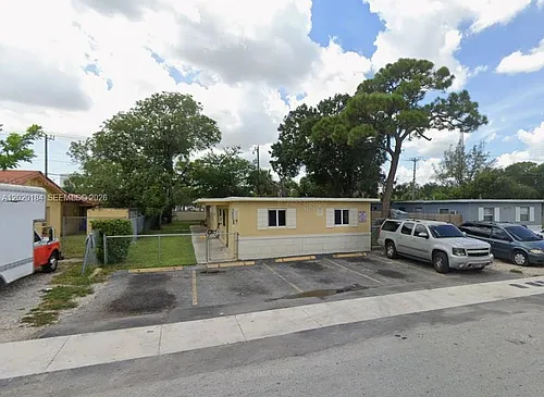 1124 NW 2nd St Photo 1