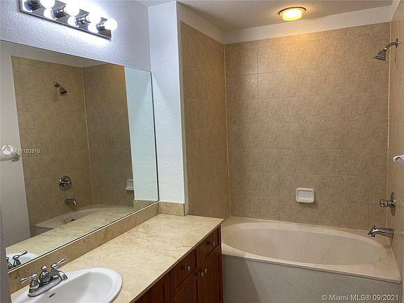 5th image of 8900 NW 107th Ct Unit 107