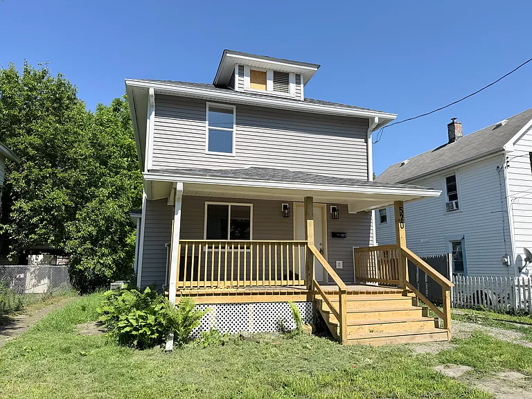 570 Avondale Ave — Photo 1