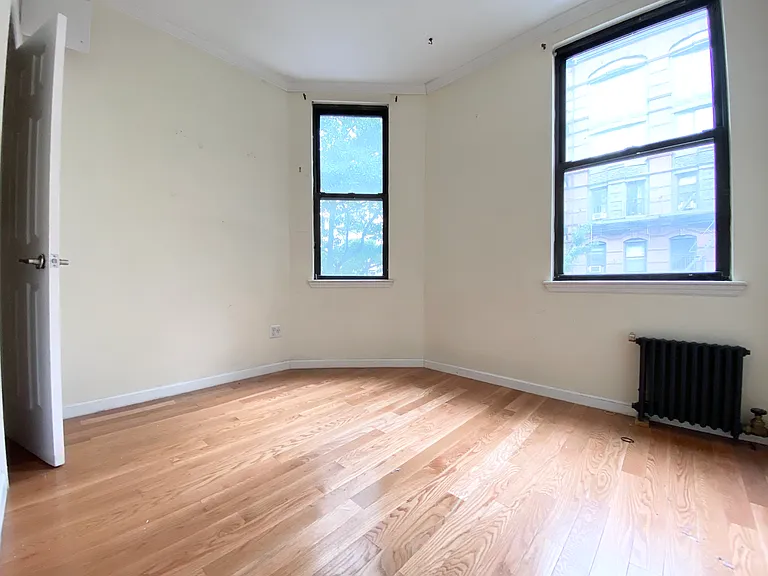 216 W 16th St #2A — Photo 6