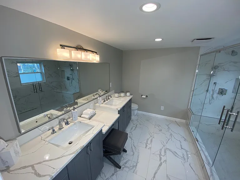 4077 Lincoln Dr — Photo 21