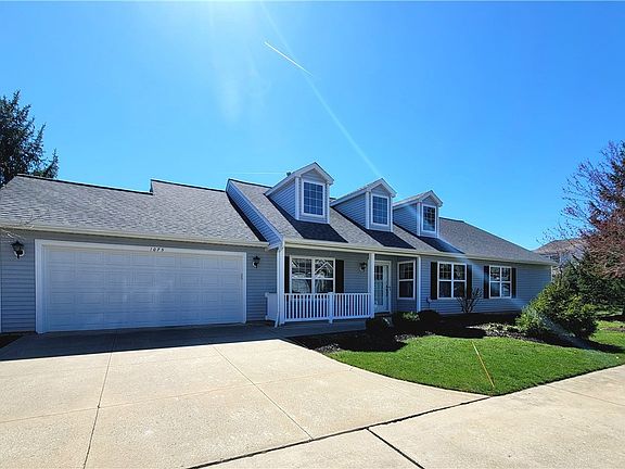 3rd image of 1075 Somerset Ln