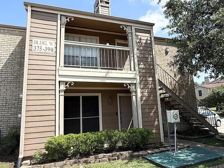 1860 White Oak Dr #376 — Photo 3