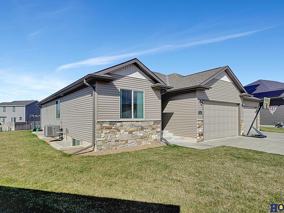 3rd image of 9511 N 146th Pl