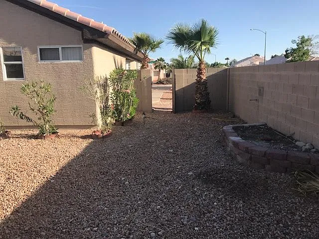 4 bed, 1600 sqft, $2,350 — Photo 4