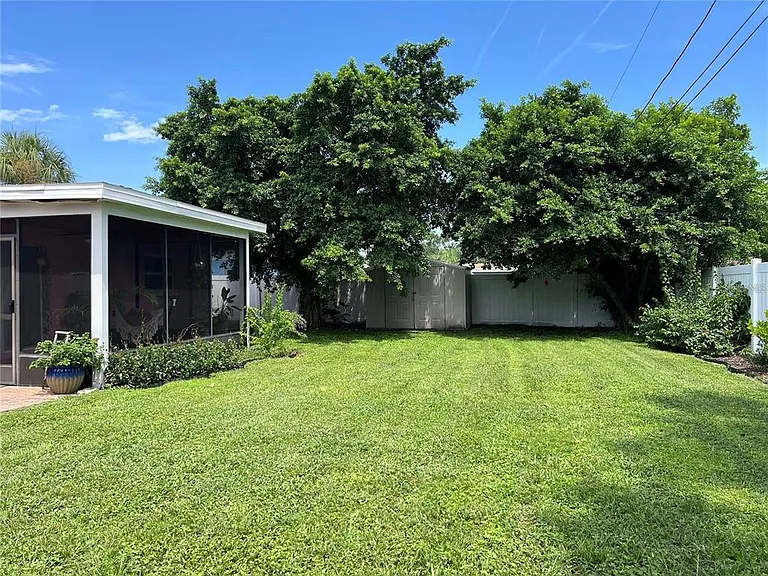 3748 Manatee Dr SE — Photo 16