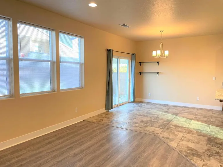 873 S 110 W — Photo 6