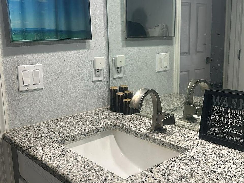 1st image of 7602 Savannah Ln #1