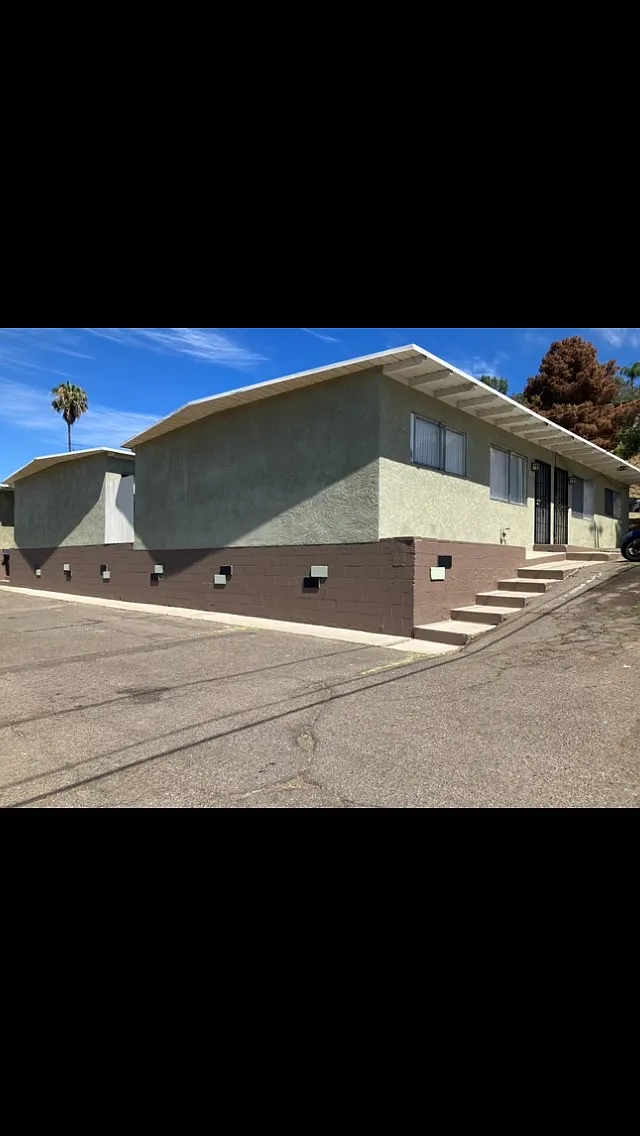 3572 Helix St — Photo 1