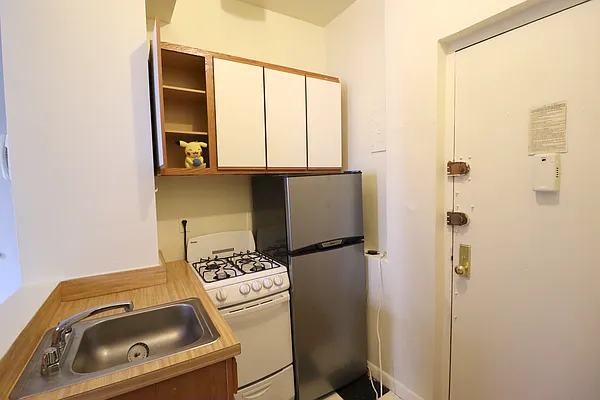 Rented by Corcoran | media 17