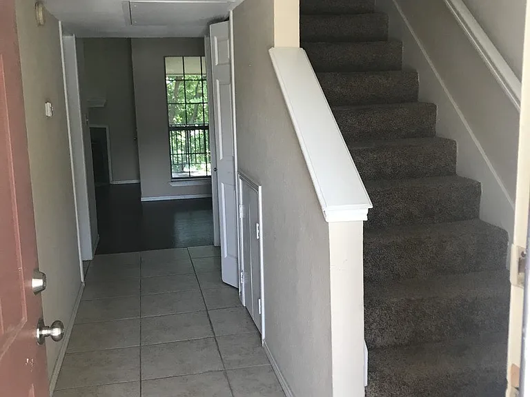 9601 Forest Ln — Photo 7