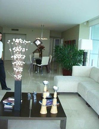 Entry/Dining Area