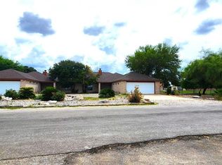 750 Lago Vista Dr, Del Rio, TX 78840
