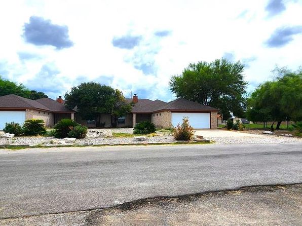 750 Lago Vista Dr