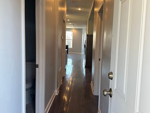 3rd image of 1240 S Fairfield Ave #F3