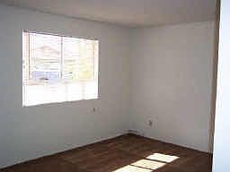 4th image of 5552 W Roanoke Ave