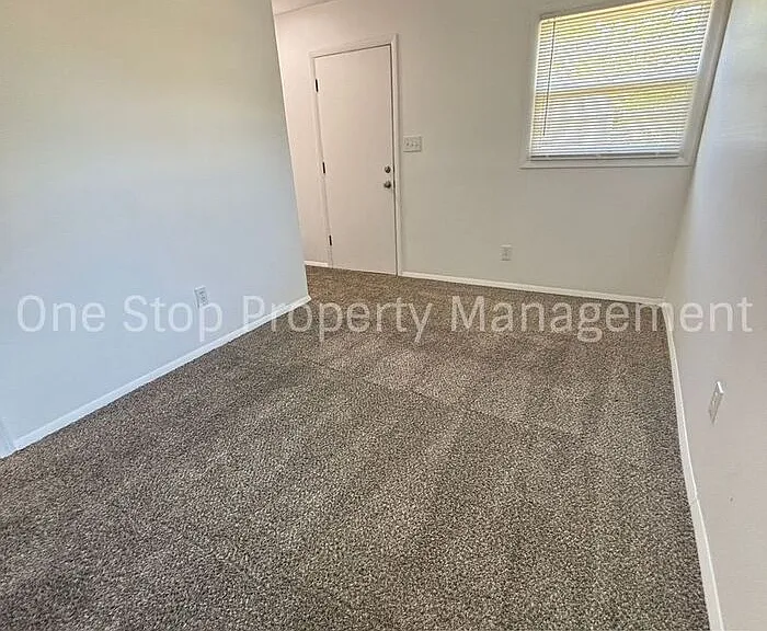 5206 Skiles Ave — Photo 8