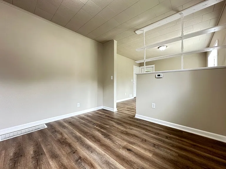 204 E Leland Ave — Photo 10