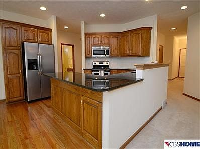4th image of 204 Longwood Dr
