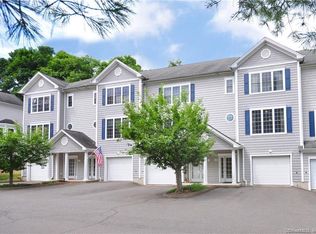 10 Partridge Ln #10, Farmington, CT 06032