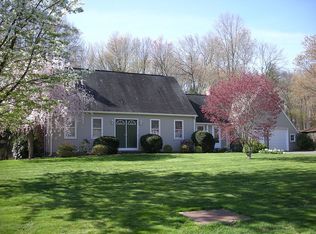 34 Pilgrim Rd, East Longmeadow, MA 01028