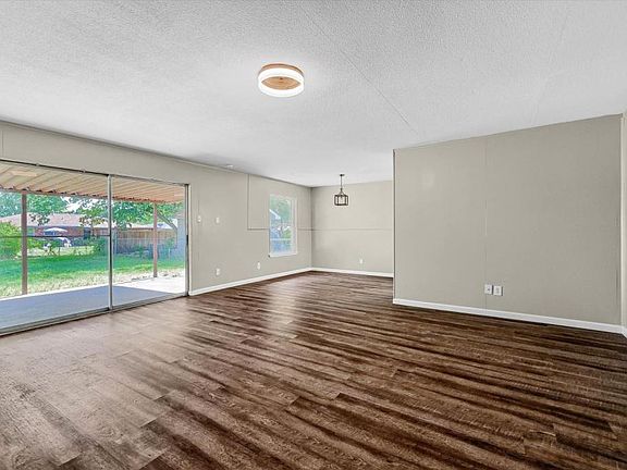 4th image of 810 Dove Ln