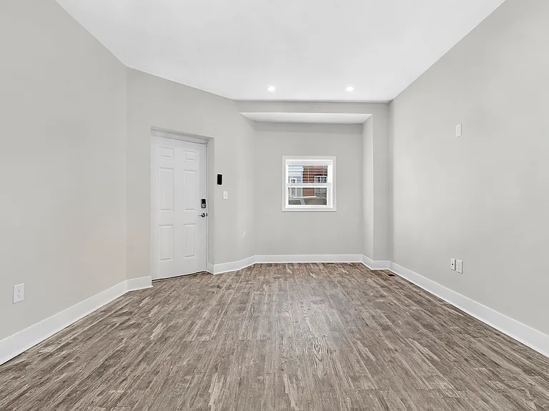 100 S Bouldin St #1 — Photo 5