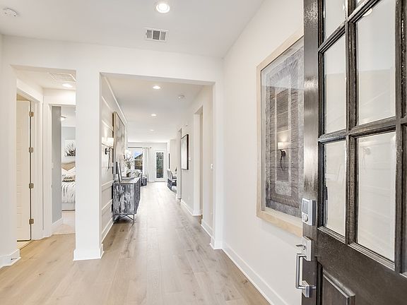 The Grove at 6 Creeks Clebourne Foyer