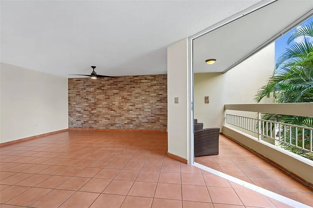 3 bed, 2.5 bath, 1550 sqft, $2,000 — Photo 2