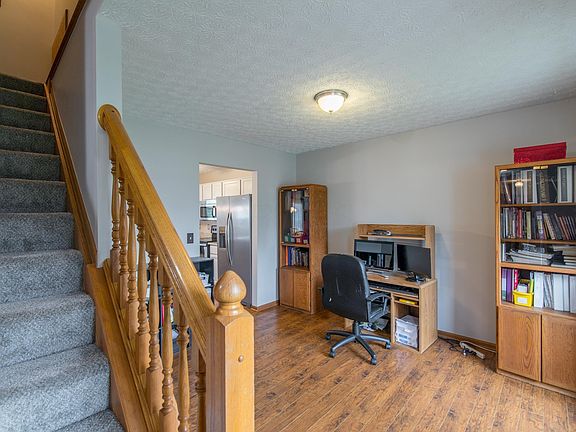 3rd image of 6121 Woodsboro Dr