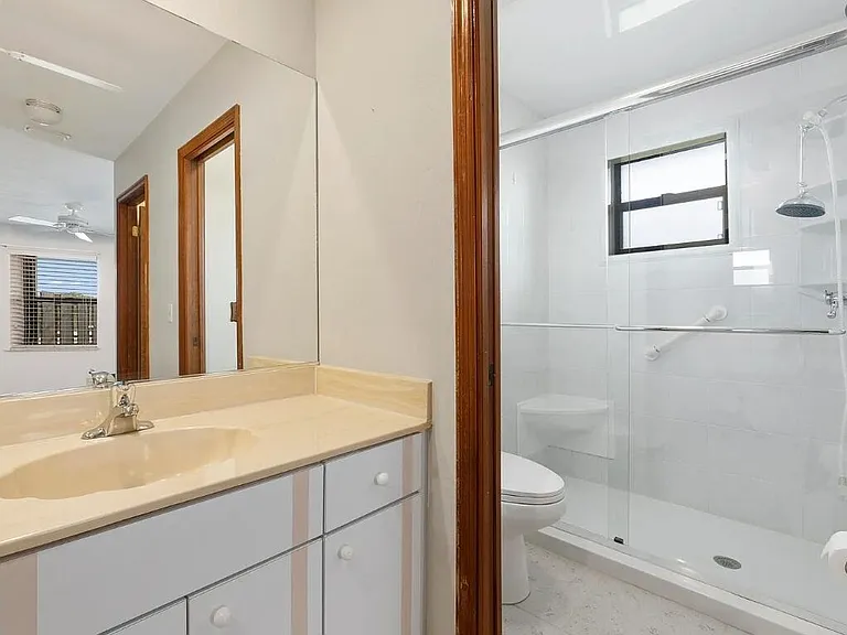 329 SE Oakridge Dr — Photo 11