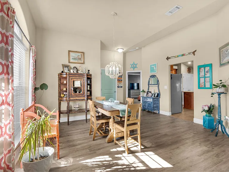 6165 Winchester Cir — Photo 5